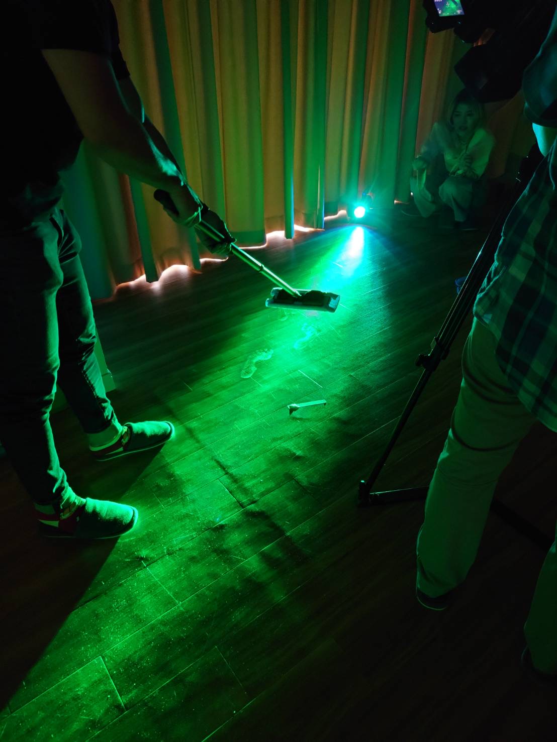 クリーンルームのダストが見える「ポラリオンライト」メディア